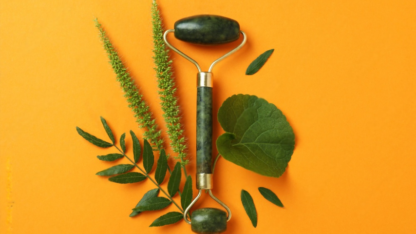 The Ultimate Guide to Jade Rolling for Glowing Skin